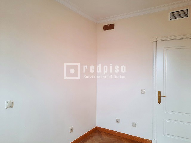 Piso en alquiler en  avenida de Francisco Pi y Margall, Madrid  27/52