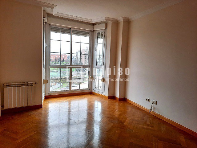 Piso en alquiler en  avenida de Francisco Pi y Margall, Madrid  4/52