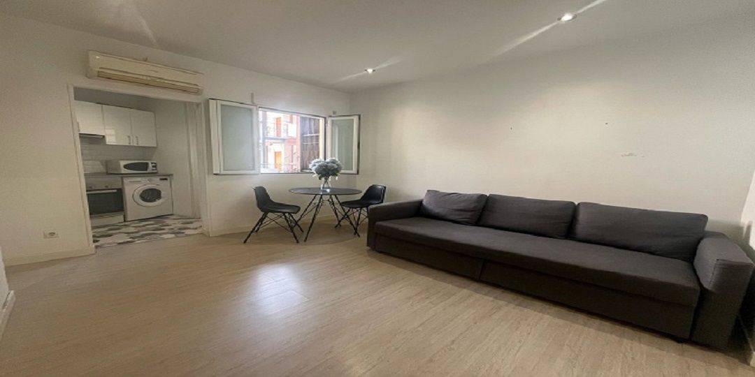 Piso en alquiler en  calle de Hermosilla, Madrid  1/1