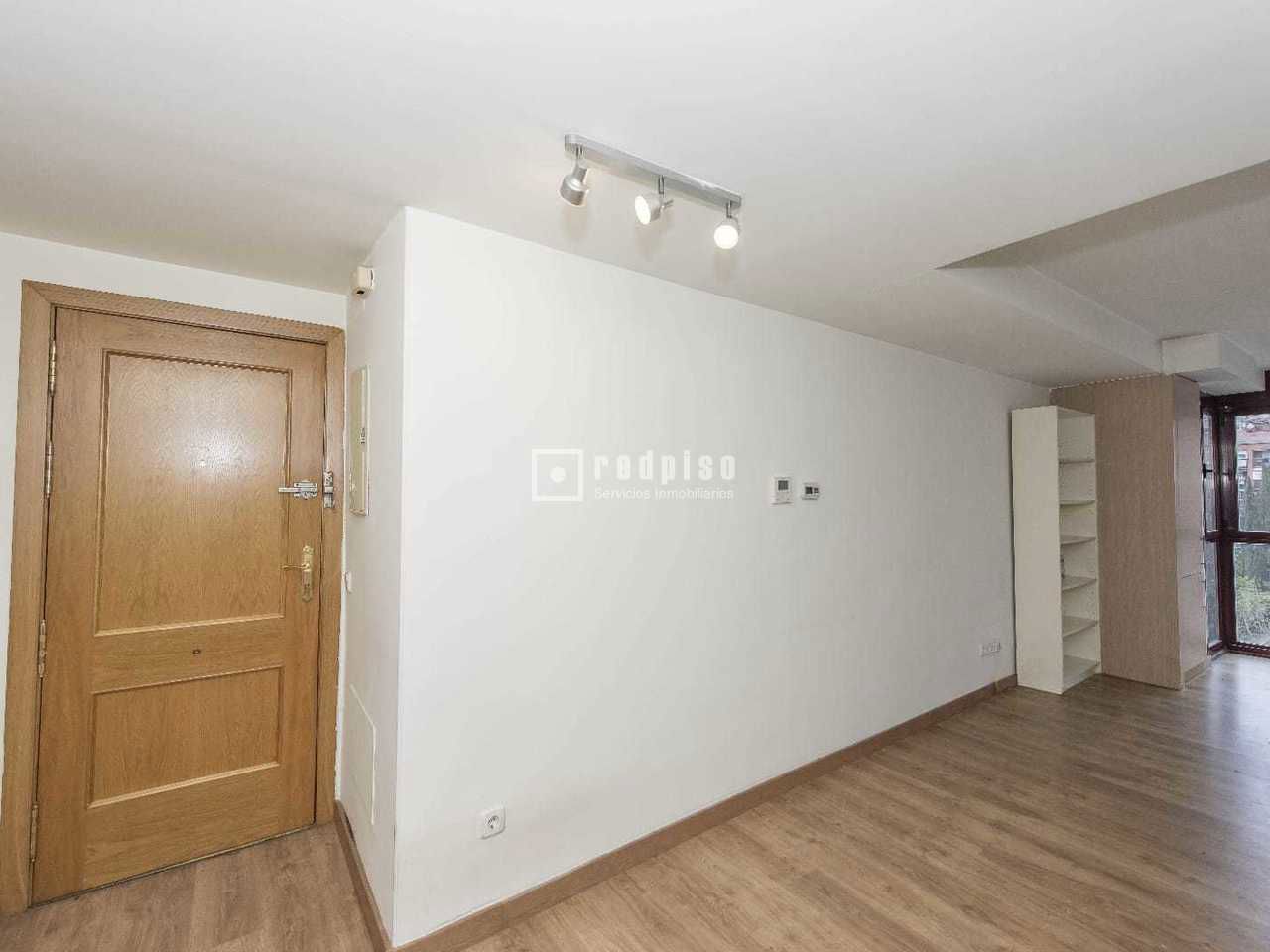 Piso en venta en calle Del Corindón, Madrid, Madrid 20/23