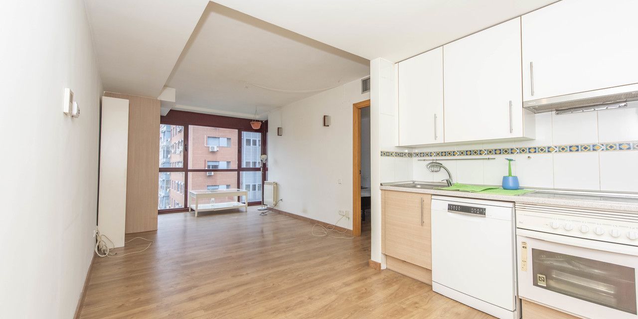Piso en venta en  calle del Corindón, Madrid  1/1
