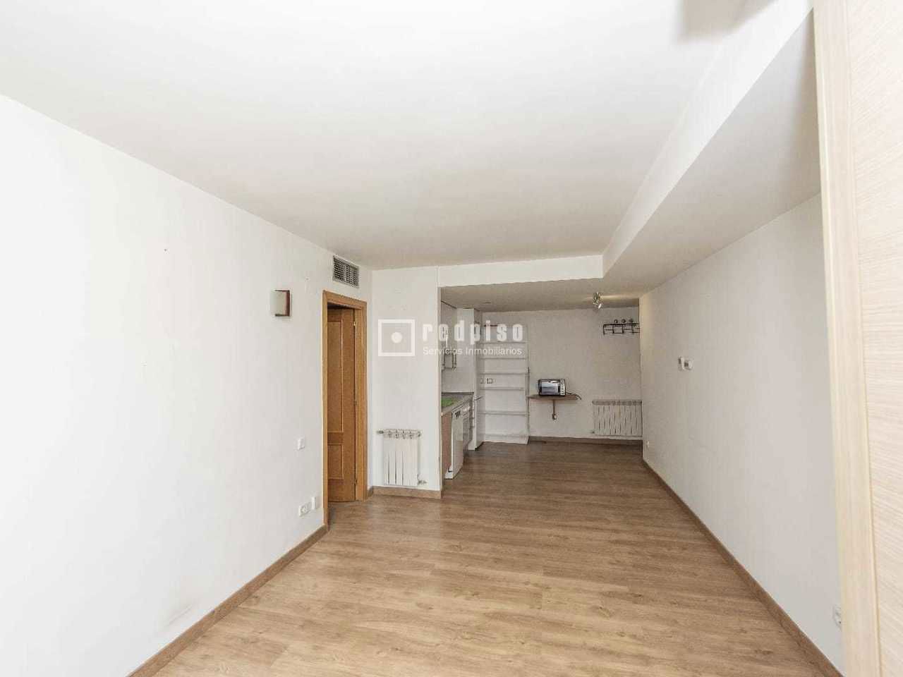 Piso en venta en calle Del Corindón, Madrid, Madrid 8/23