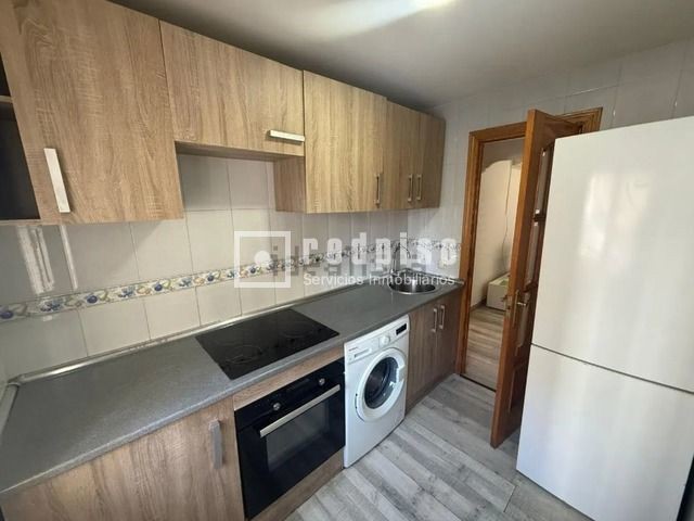 Piso en venta en calle Orquídea, Alcalá De Henares, Madrid 8/16