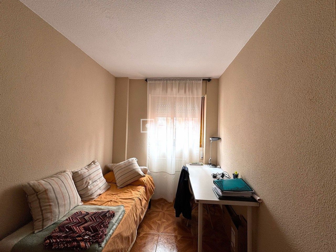 Piso en venta en  calle Motrico, San Fernando de Henares, Madrid  6/10