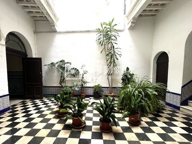 Local en alquiler en  Cádiz  2/16