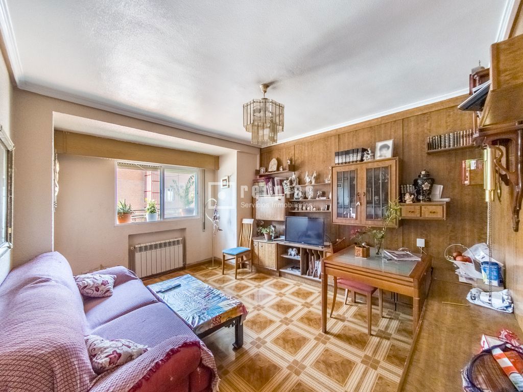 Piso en venta en  calle de José Celestino Mutis, Madrid  1/1