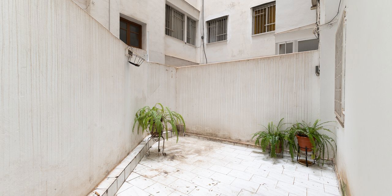 Piso en venta  calle Cesar Giorgeta, L'Eixample, Valencia  1/1