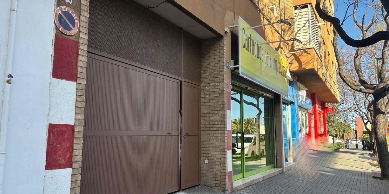 Garaje en venta en  avenida Pío XII, 15, Extramurs, Valencia  1/1