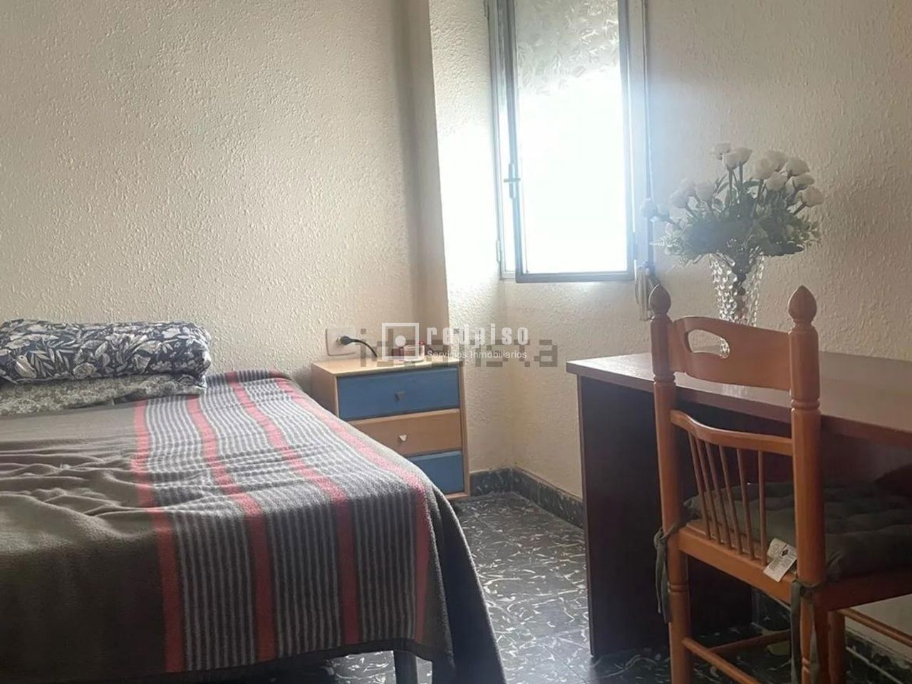 Piso en venta en  calle del Obispo Irurita, L'Olivereta, Valencia  3/11
