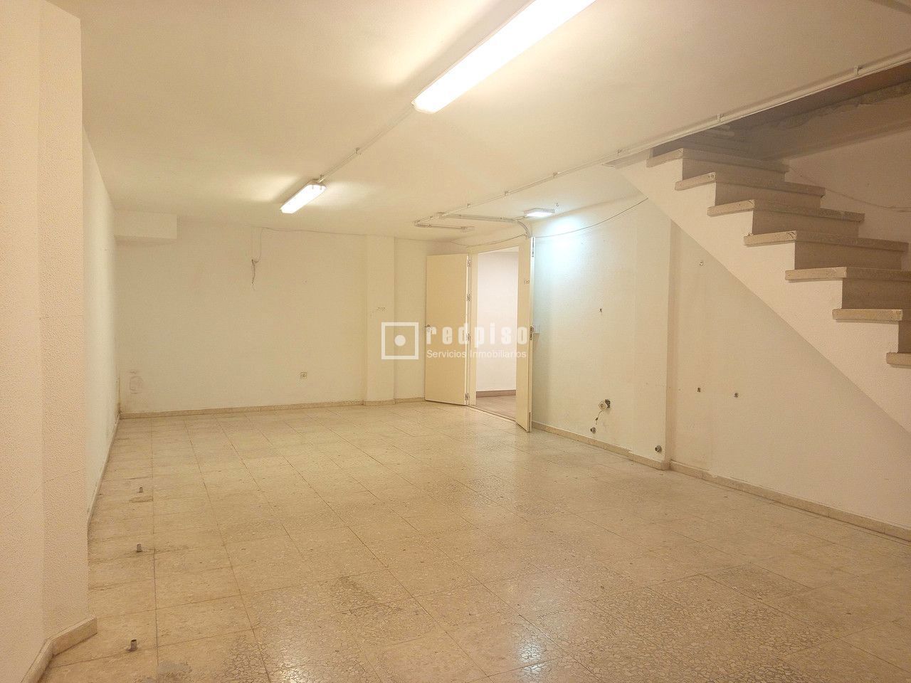 Local en venta en  calle de San Vicente de Paúl, Casco Antiguo, Sevilla  40/45