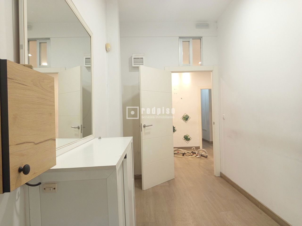 Local en venta en  calle de San Vicente de Paúl, Casco Antiguo, Sevilla  9/45