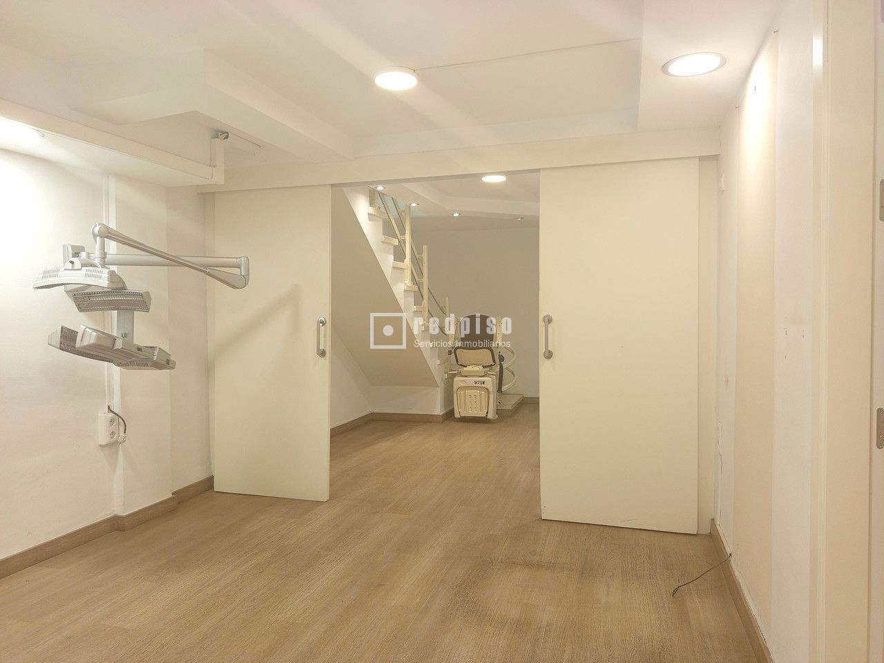 Local en venta en  calle de San Vicente de Paúl, Casco Antiguo, Sevilla  36/45