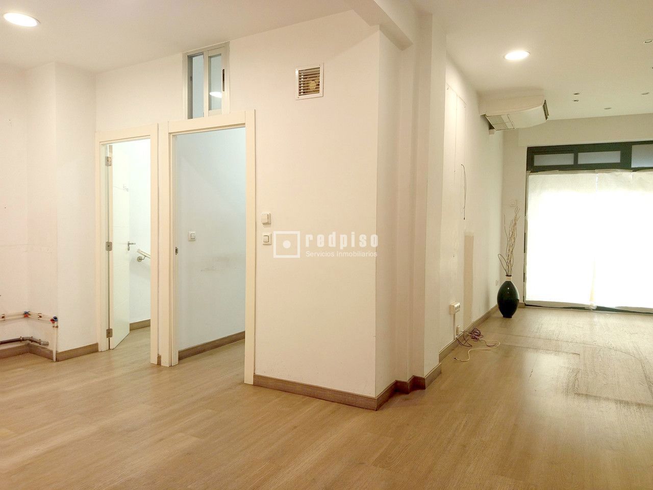 Local en venta en  calle de San Vicente de Paúl, Casco Antiguo, Sevilla  21/45