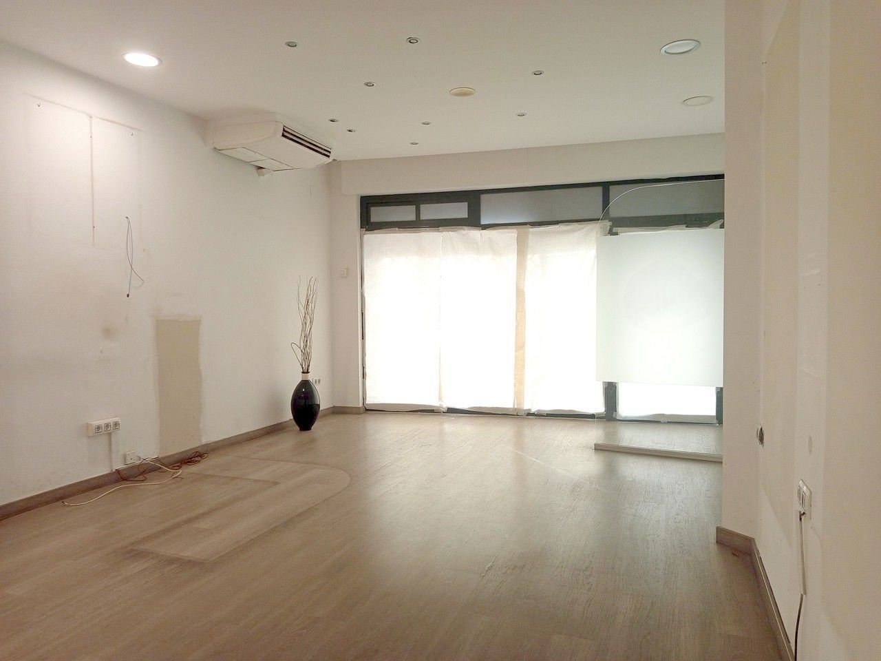 Local en venta en  calle de San Vicente de Paúl, Casco Antiguo, Sevilla  14/45