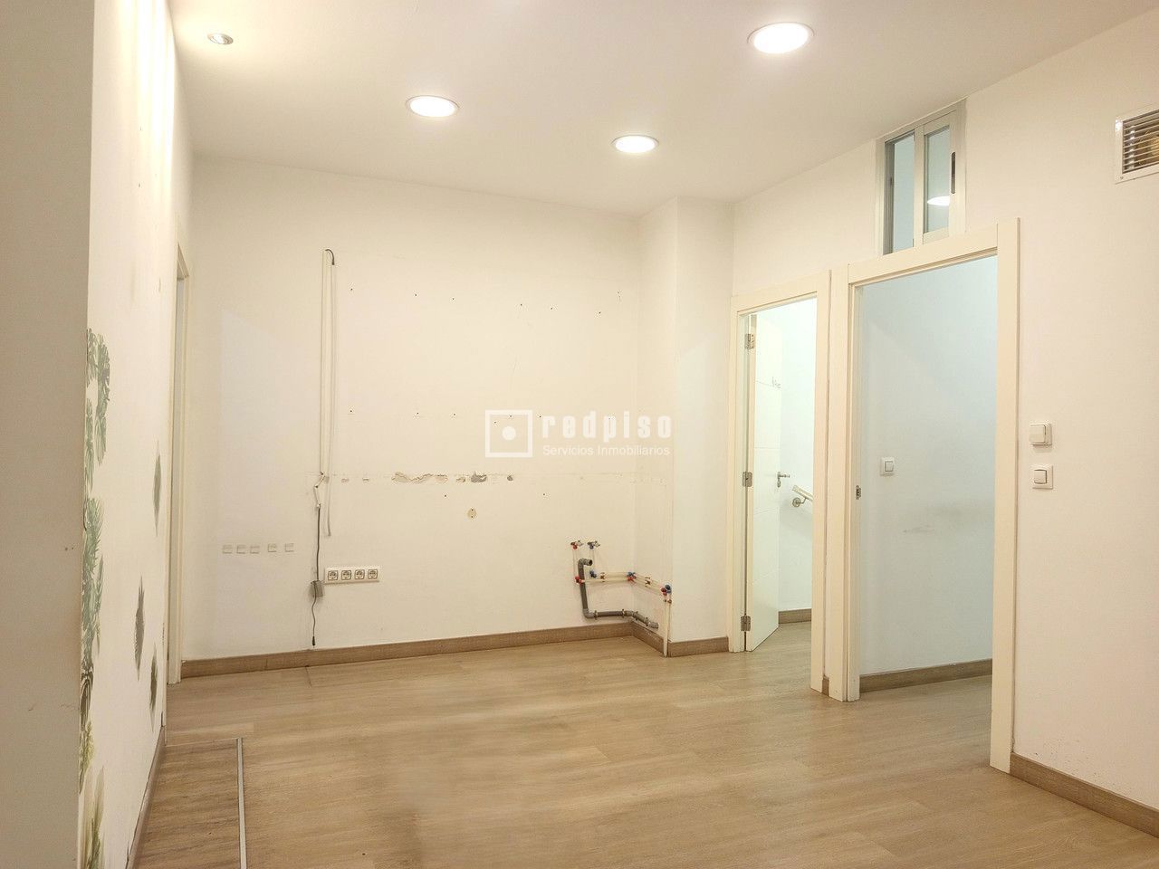 Local en venta en  calle de San Vicente de Paúl, Casco Antiguo, Sevilla  20/45