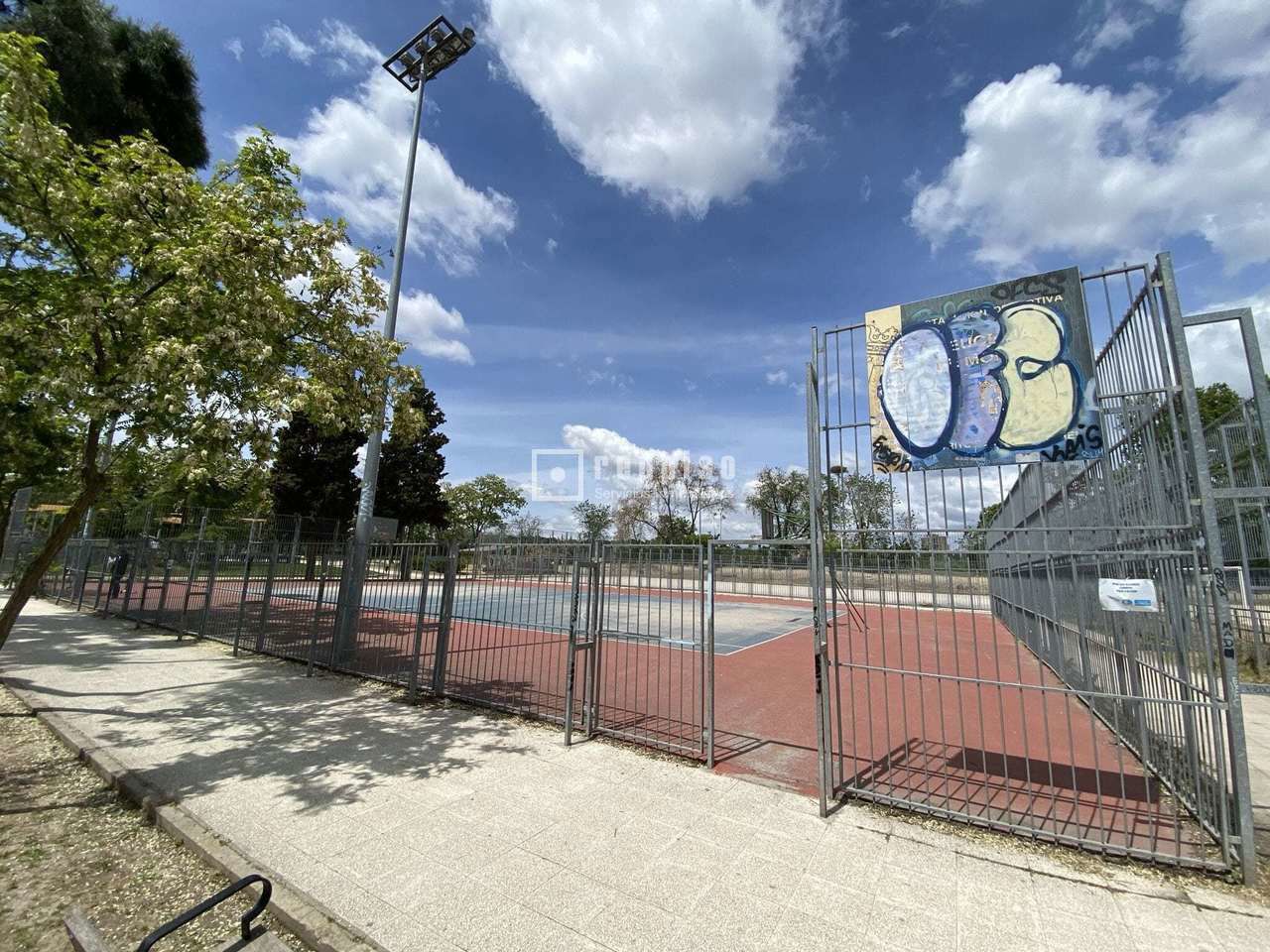 Local en venta en calle Del Parque Eugenia De Montijo, Madrid, Madrid 13/14