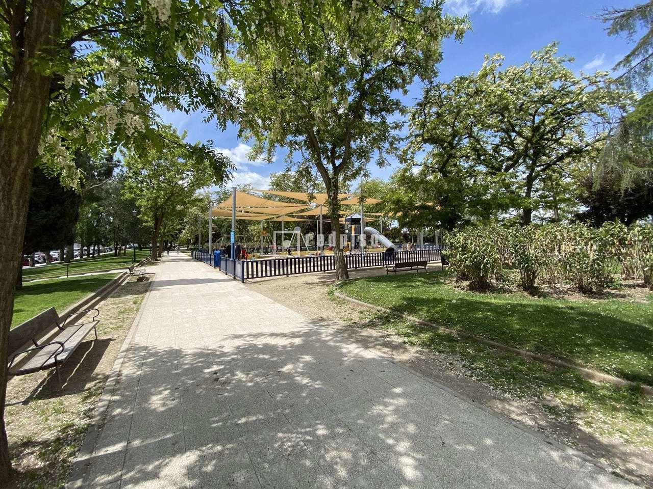 Local en venta en calle Del Parque Eugenia De Montijo, Madrid, Madrid 12/14