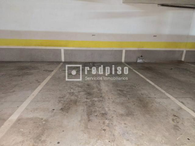 Parking en venta  calle Complutense, Alcalá de Henares, Madrid  1/4