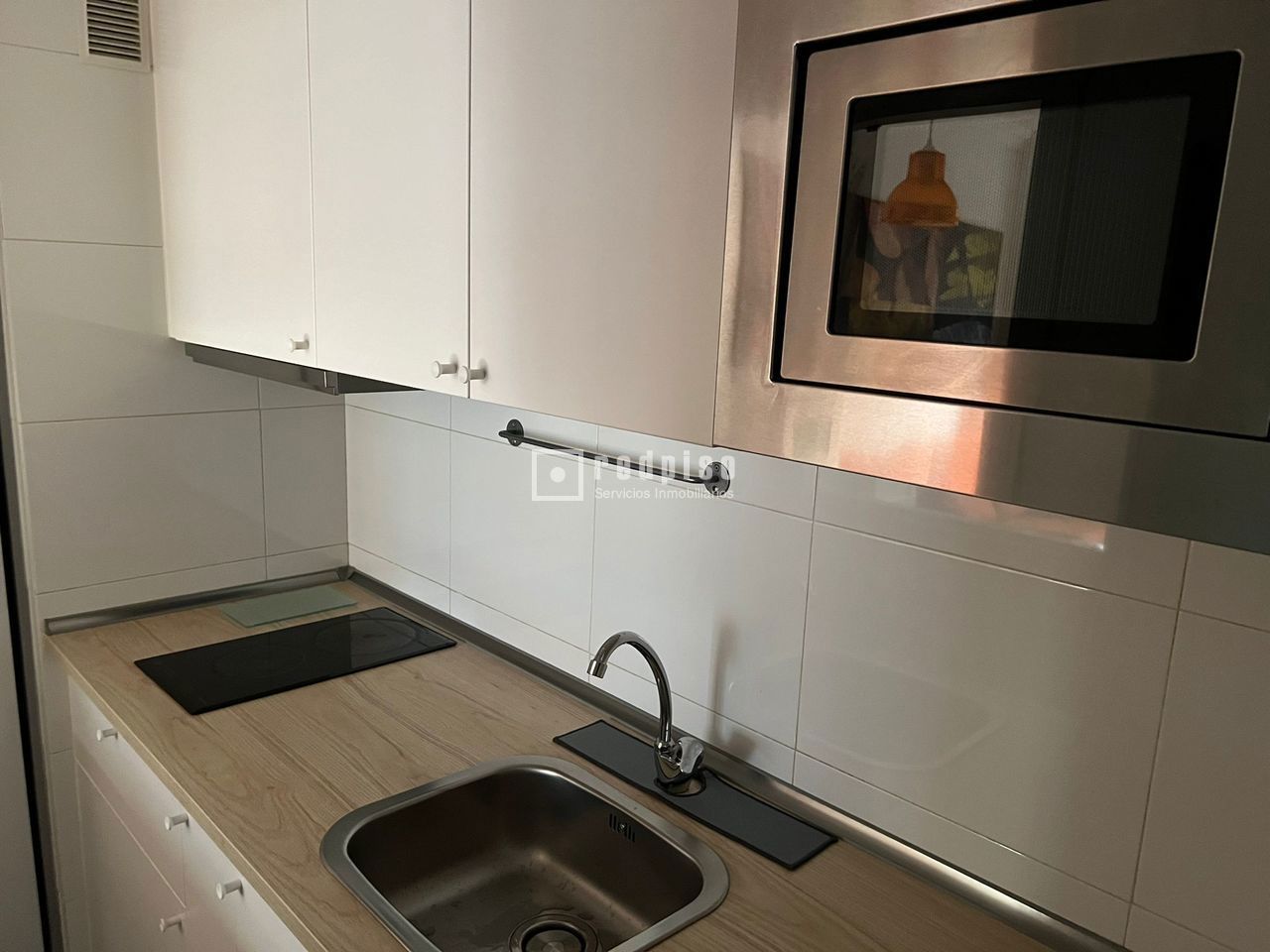 Piso en alquiler en  avenida de Isabel de Valois, Madrid  12/29