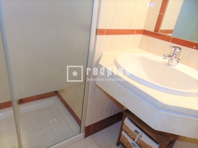 Piso en alquiler en  avenida de Isabel de Valois, Madrid  20/29