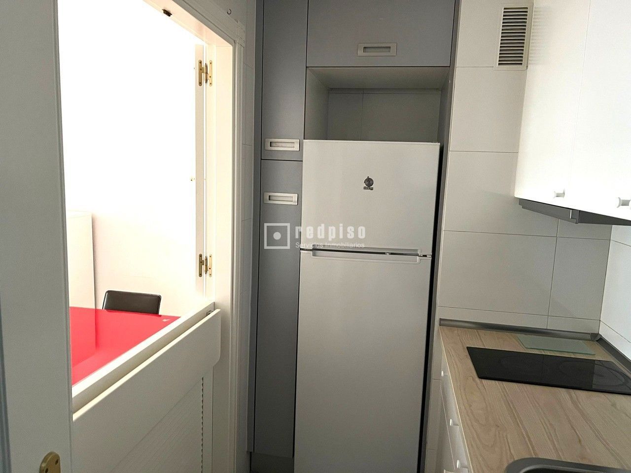 Piso en alquiler en  avenida de Isabel de Valois, Madrid  11/29