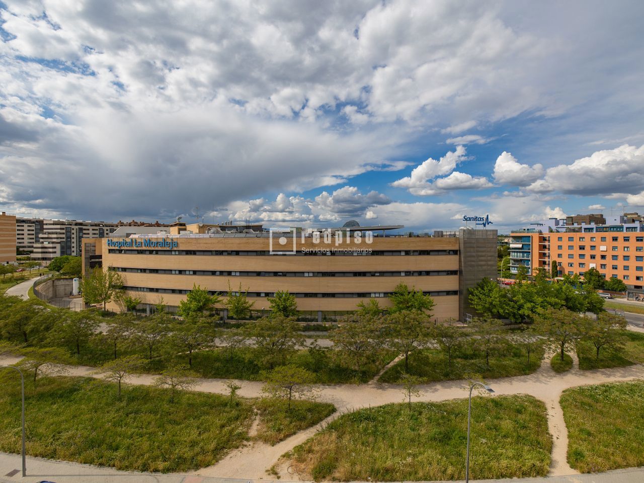 Piso en alquiler en  avenida de Isabel de Valois, Madrid  28/29
