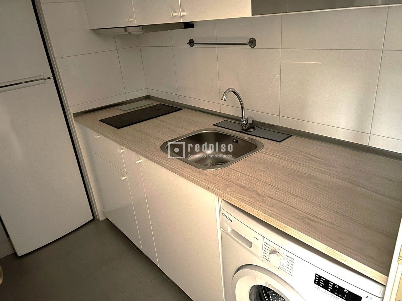 Piso en alquiler en  avenida de Isabel de Valois, Madrid  9/29