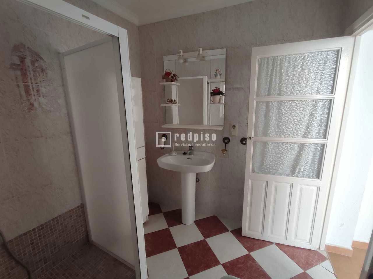 Casa en venta en  calle de Málaga, Cuevas de San Marcos, Málaga  12/24