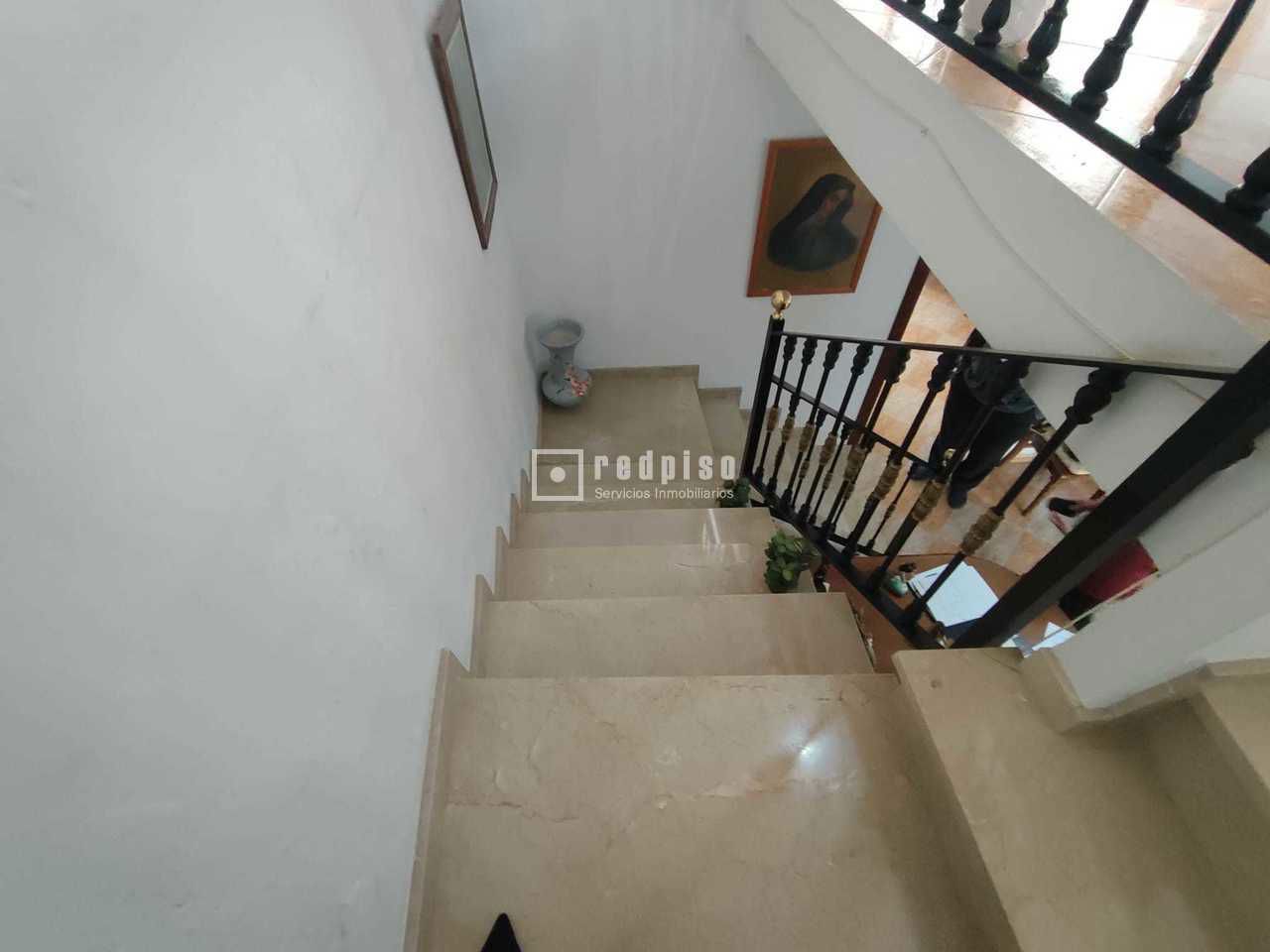 Casa en venta en  calle de Málaga, Cuevas de San Marcos, Málaga  8/24