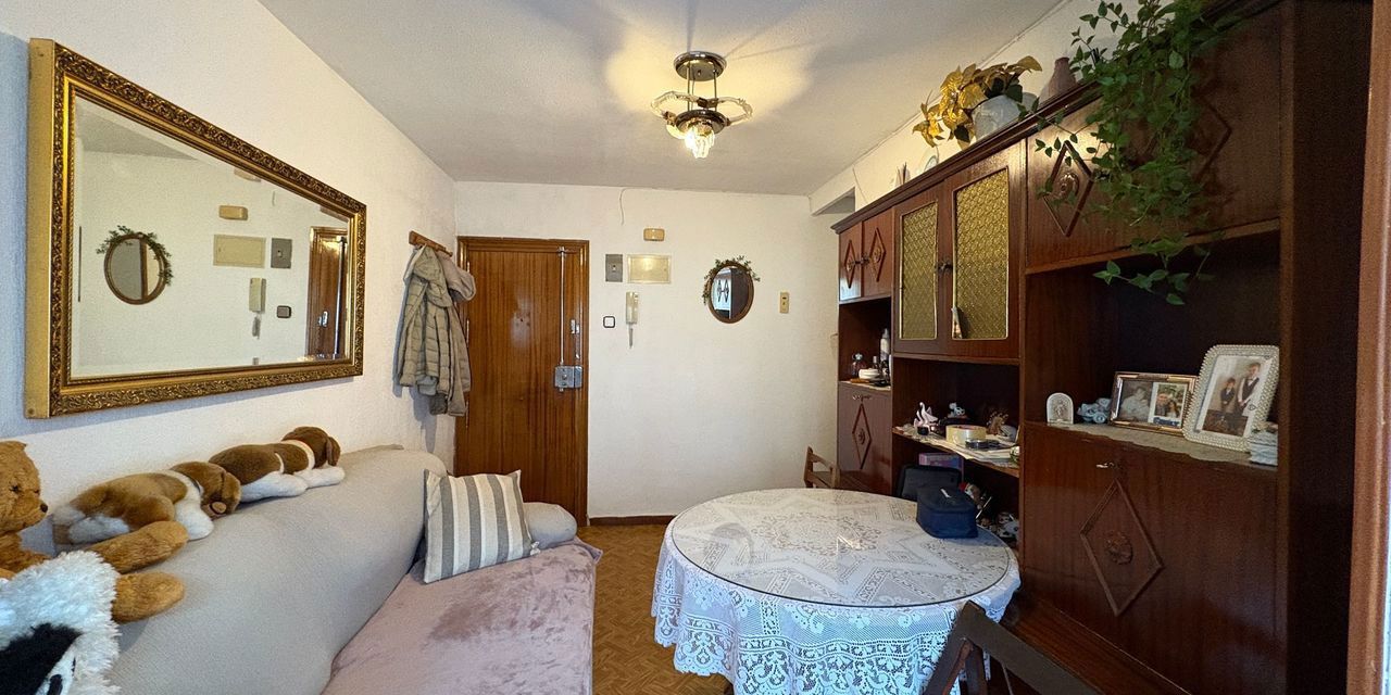 Piso en venta en  calle de Godella, Villaverde, Madrid  1/1