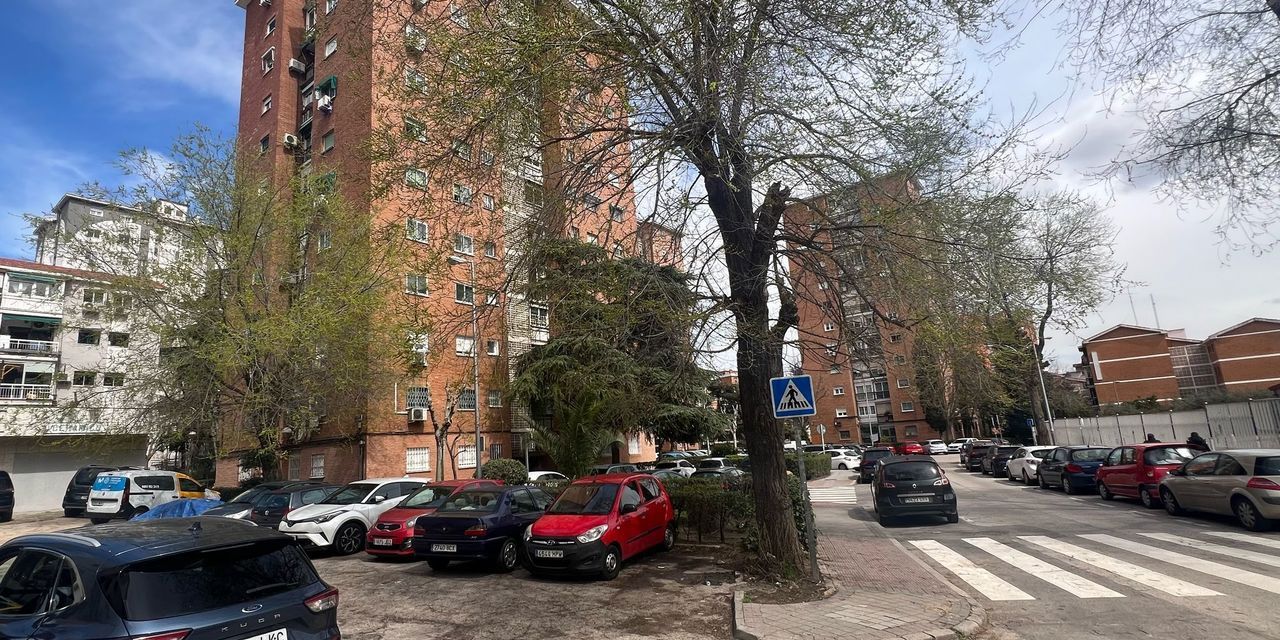 Piso en venta en  calle de Escalona, Latina, Madrid  1/1