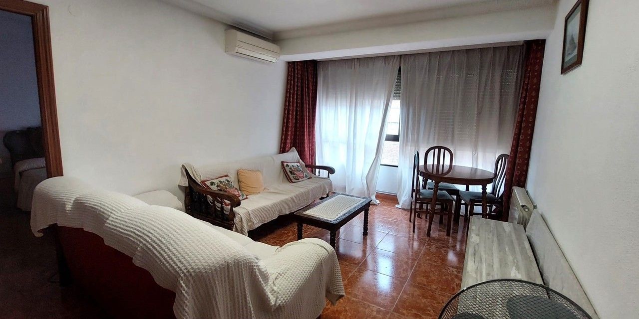 Piso en venta en  calle de Ángel del Alcázar, Talavera de la Reina, Toledo  1/1