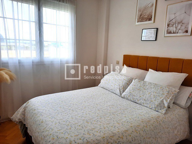 Piso en alquiler en  avenida de Isabel de Valois, Madrid  19/35