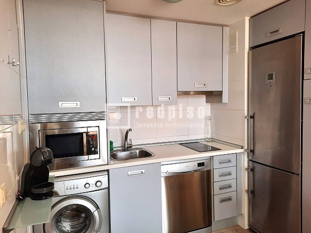 Piso en alquiler en  avenida de Isabel de Valois, Madrid  16/35