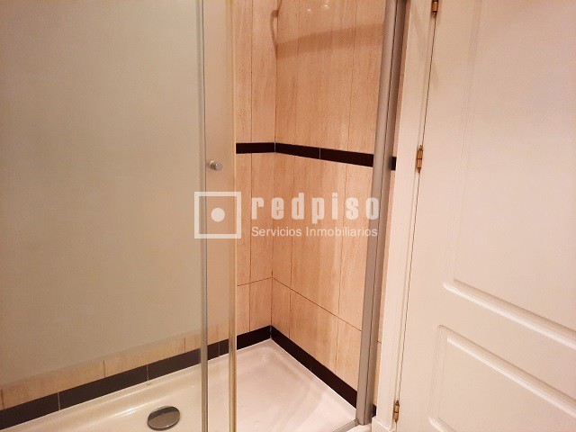 Piso en alquiler en  avenida de Isabel de Valois, Madrid  25/35