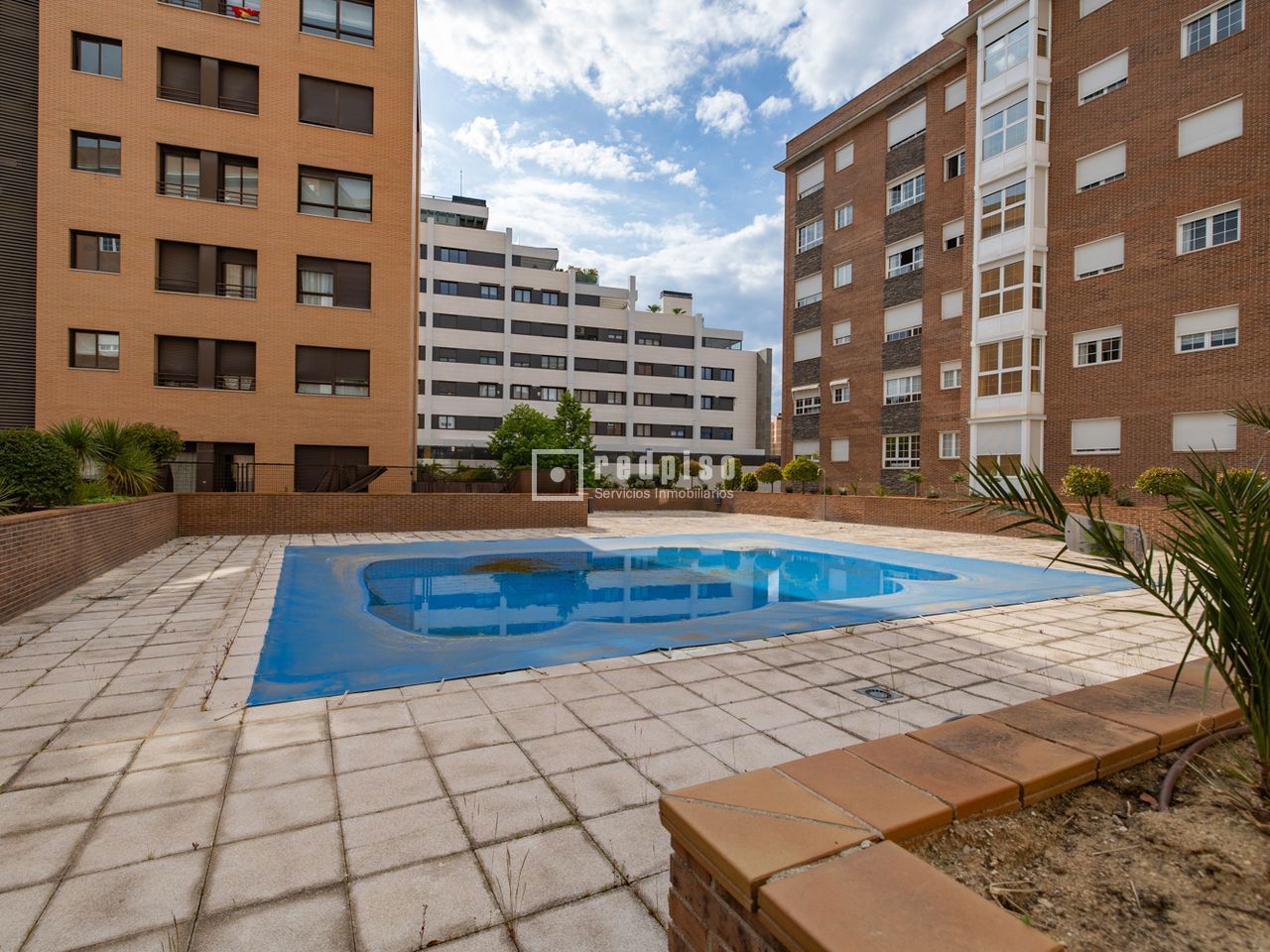 Piso en alquiler en  avenida de Isabel de Valois, Madrid  29/35