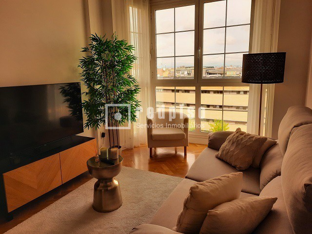 Piso en alquiler en  avenida de Isabel de Valois, Madrid  7/35