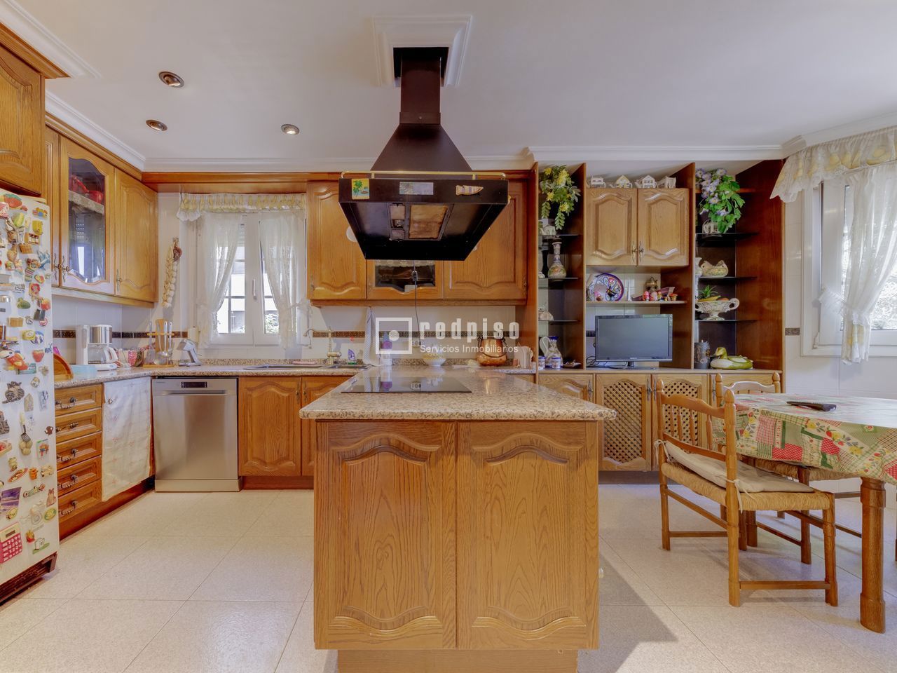 Casa en venta en Pozuelo De Alarcón, Madrid 32/87