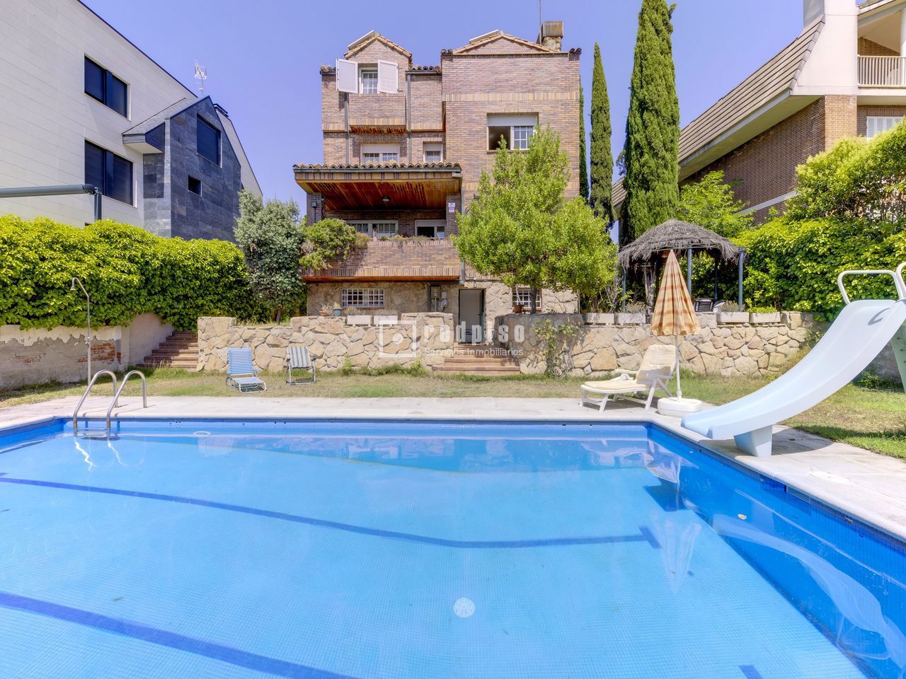 Casa en venta en Pozuelo De Alarcón, Madrid 4/87