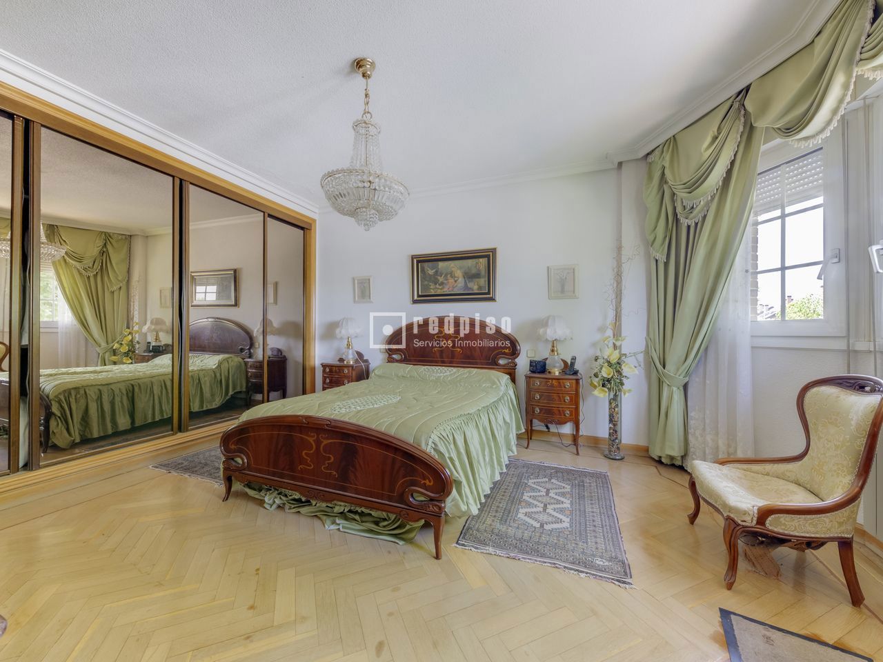 Casa en venta en Pozuelo De Alarcón, Madrid 48/87