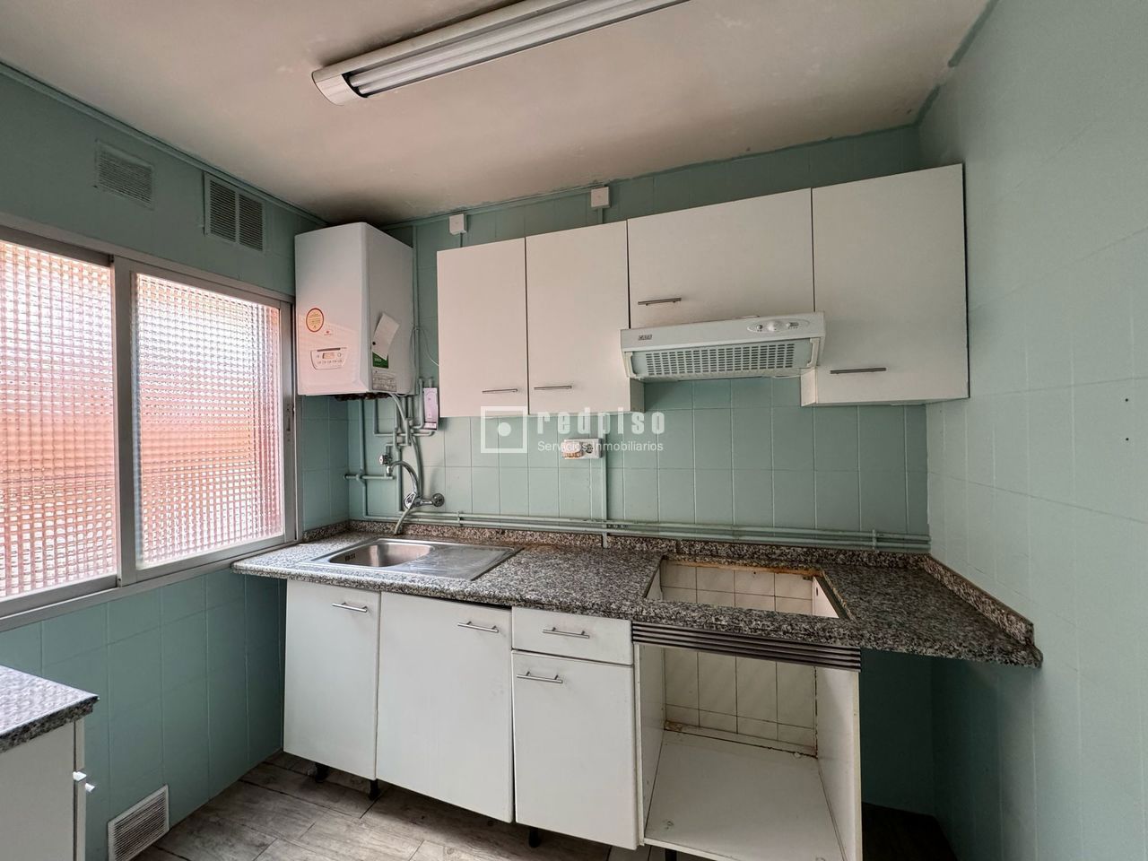 Piso en venta en  calle de la Presa, 45, San Fernando de Henares, Madrid  10/21