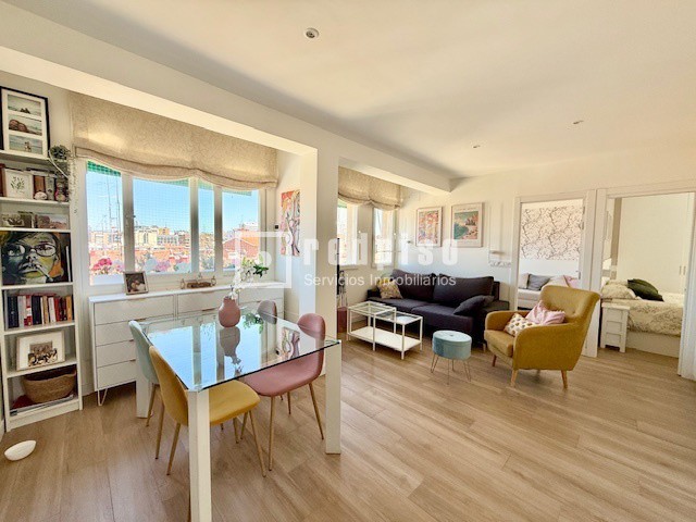 Piso en venta en  calle de la Infanta Mercedes, Tetuán, Madrid  1/1