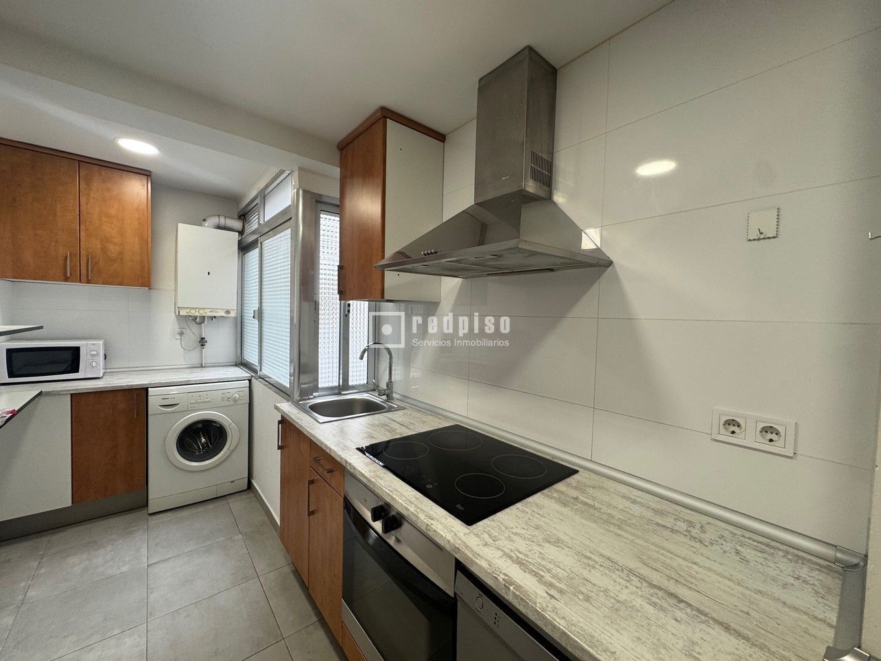 Piso en venta en calle De La Fuente Del Tiro, Madrid, Madrid 8/12