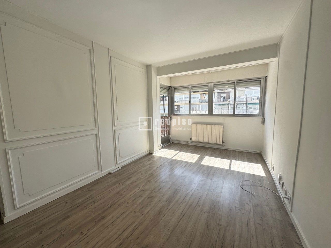 Piso en venta en  calle de la Fuente del Tiro, Madrid  1/1