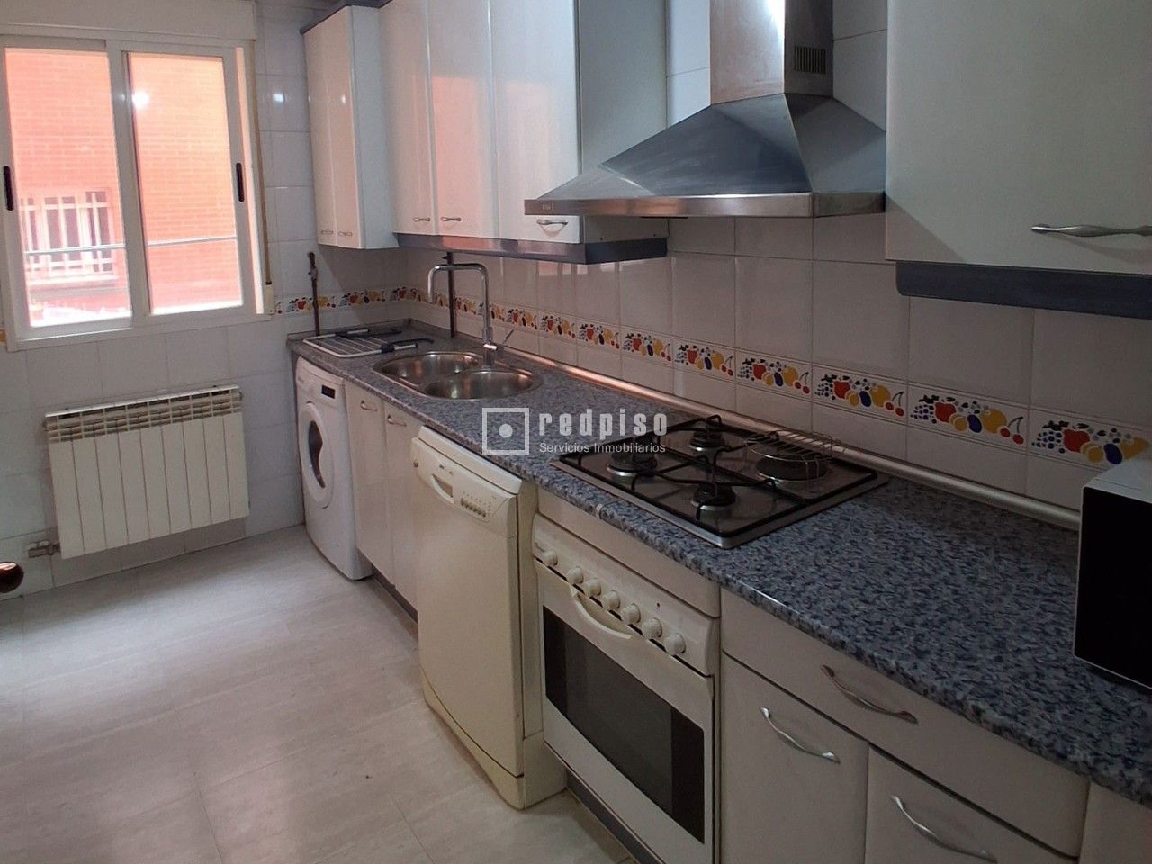 Piso en venta en  calle de la Laguna, 20, Valladolid  8/25