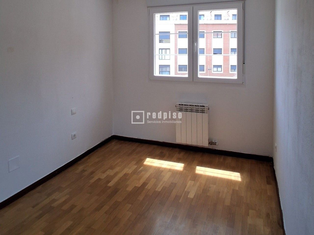 Piso en venta en  calle de la Laguna, 20, Valladolid  11/25