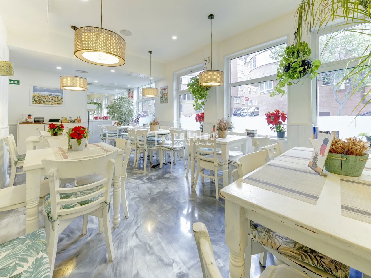 Local en alquiler en Majadahonda, Madrid 54/56