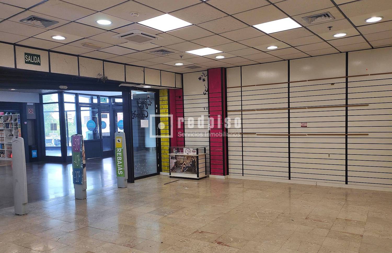 Local en venta en Coslada, Madrid 5/7