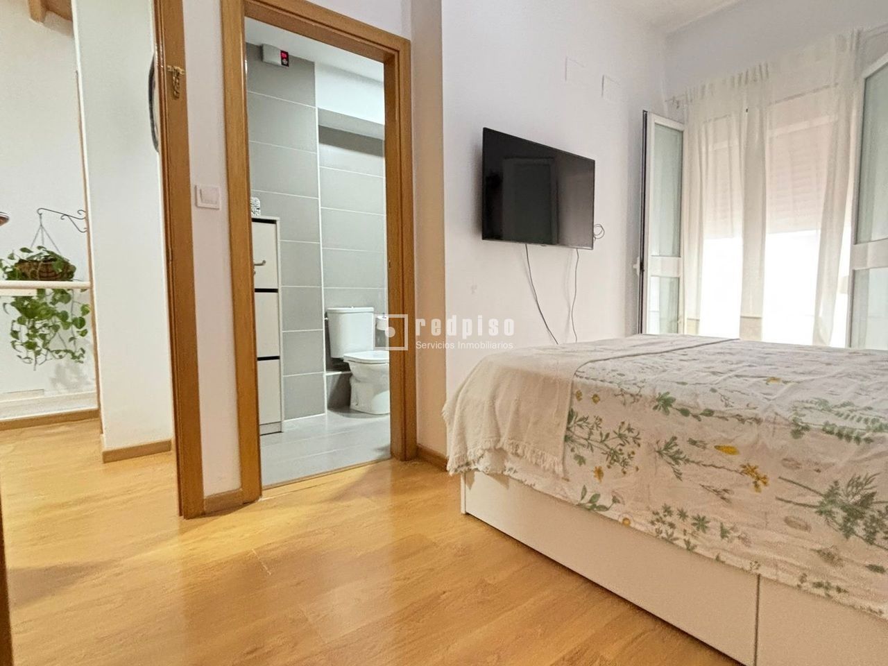 Casa en venta en calle De María Zambrano, Huévar Del Aljarafe, Sevilla 28/36