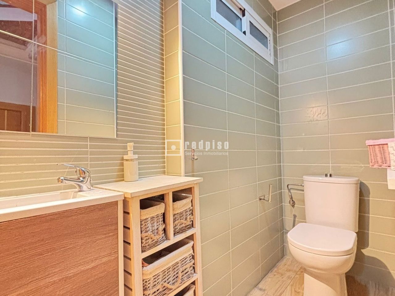 Casa en venta en calle De María Zambrano, Huévar Del Aljarafe, Sevilla 16/36